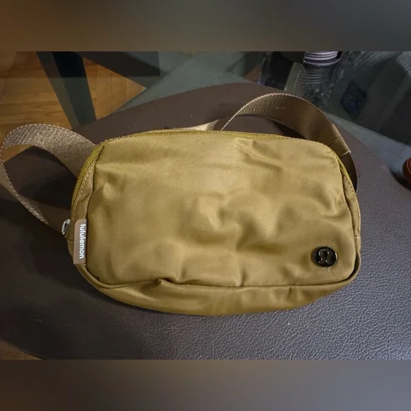 NWOT lululemon Everywhere Belt Bag Burnt Caramel 1L Unisex LU9AX2S - Picture 3 of 6